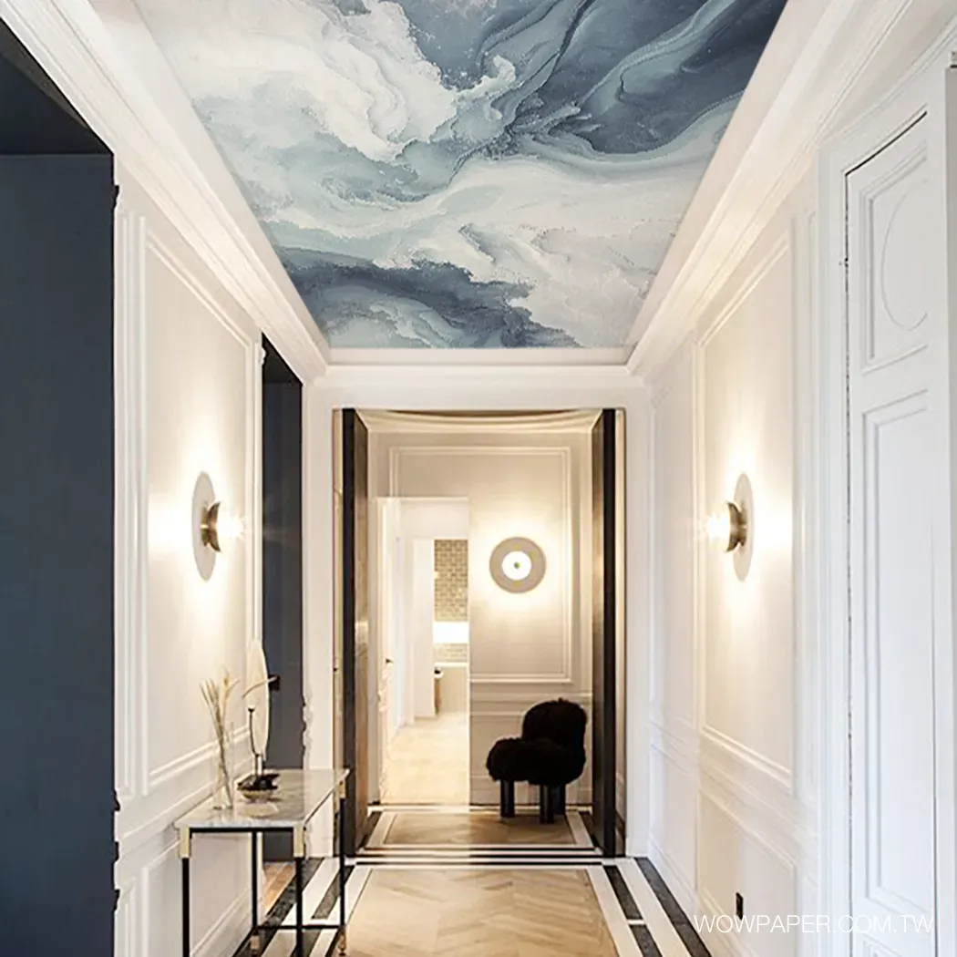 天花板使用壁畫壁紙的歐式空間設計